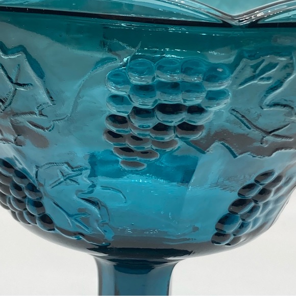 Indiana Glass teal pedestal dish grape pattern - Picture 3 of 12